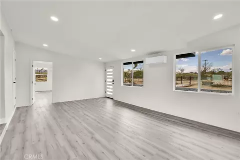 Living - 6459 Ruth Dr, Yucca Valley, CA 92284 photo 5 of 11