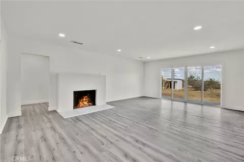Living - 6459 Ruth Dr, Yucca Valley, CA 92284 photo 7 of 11