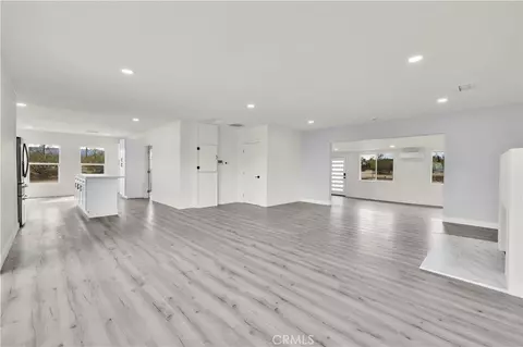 Living - 6459 Ruth Dr, Yucca Valley, CA 92284 photo 9 of 11