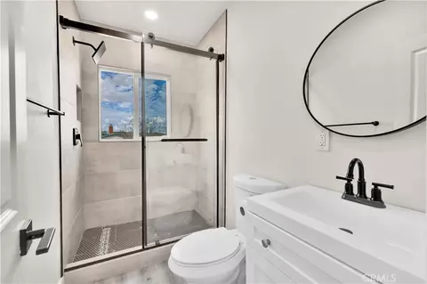 Bath - 6459 Ruth Dr, Yucca Valley, CA 92284 photo 3 of 3