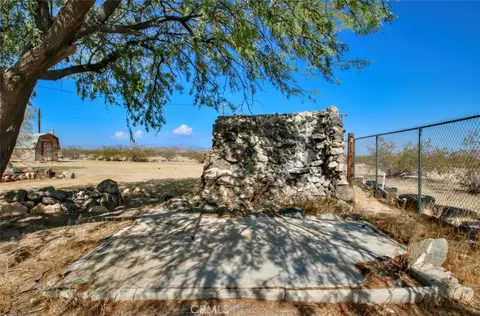 Exterior - 62105 Moon Dr, Joshua Tree, CA 92252 photo 14 of 15