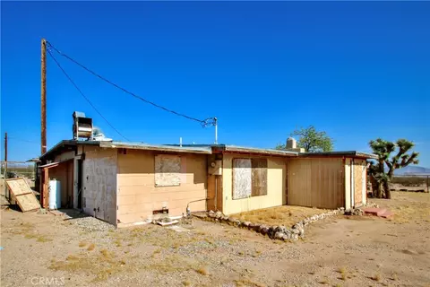 Exterior - 62105 Moon Dr, Joshua Tree, CA 92252 photo 8 of 15
