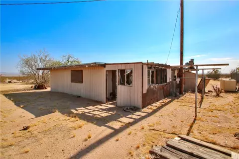 Exterior - 62105 Moon Dr, Joshua Tree, CA 92252 photo 11 of 15