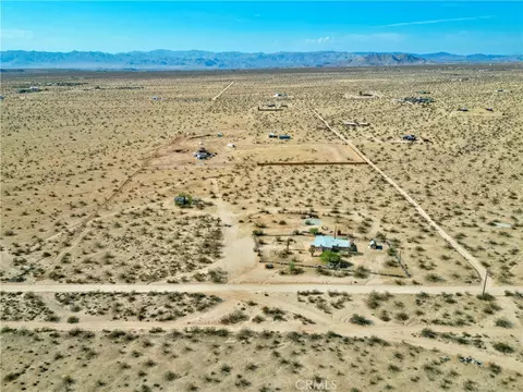 View/Area - 62105 Moon Dr, Joshua Tree, CA 92252 photo 3 of 12