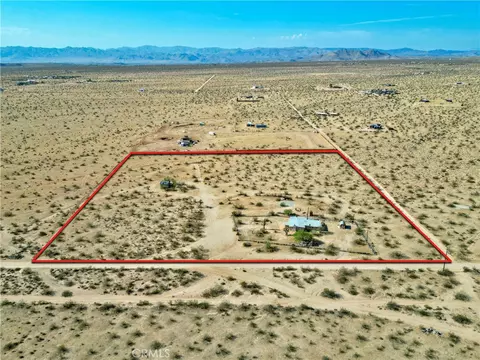 View/Area - 62105 Moon Dr, Joshua Tree, CA 92252 photo 4 of 12