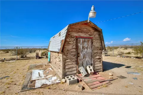 Exterior - 62105 Moon Dr, Joshua Tree, CA 92252 photo 9 of 15
