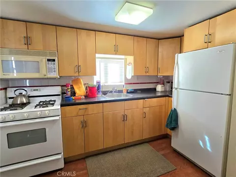 Kitchen - 77575 Sullivan, Twentynine Palms, CA 92277 photo 1 of 1