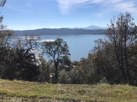 11725 Lakeview Dr, Clearlake Oaks, CA 95423