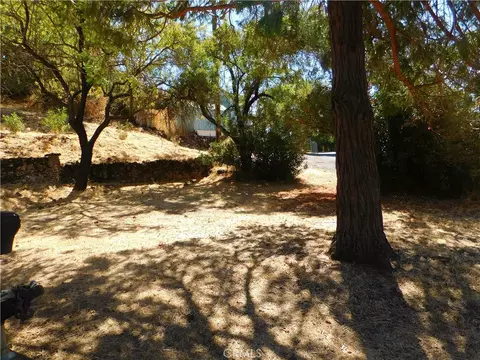 13550 Lower Lakeshore Dr, Clearlake, CA 95422