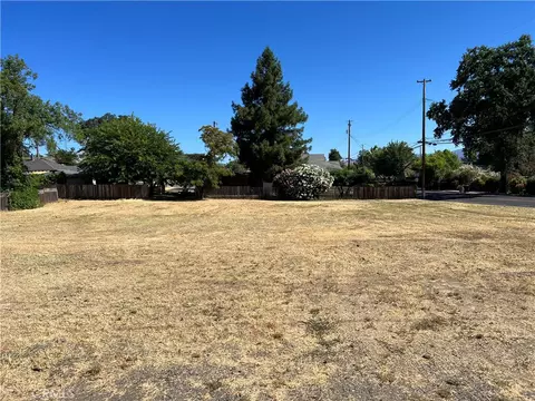 310 Clearlake Ave, Lakeport, CA 95453