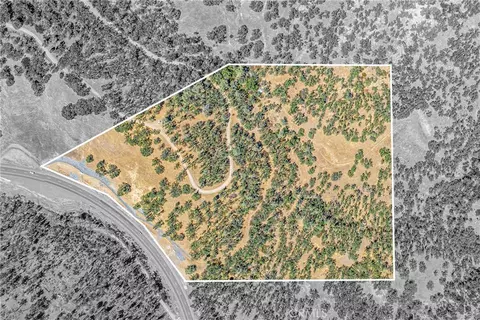 17063 Hofacker Ln, Lake, CA 95457