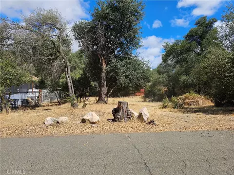 3070 10th St, Clearlake, CA 95422