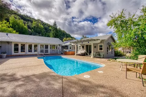 5933 Eickhoff Rd, Lakeport, CA 95453