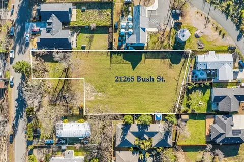 21265 Bush St, Middletown, CA 95461