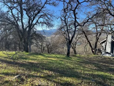 20860 Powder Horn Rd, Hidden Valley Lake, CA 95467