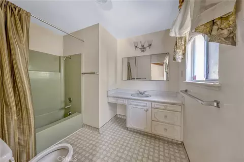 Bath - 16345 Tee Rd, Cobb, CA 95426 photo 2 of 3