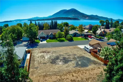 8456 Paradise Valley Blvd, Lucerne, CA 95458