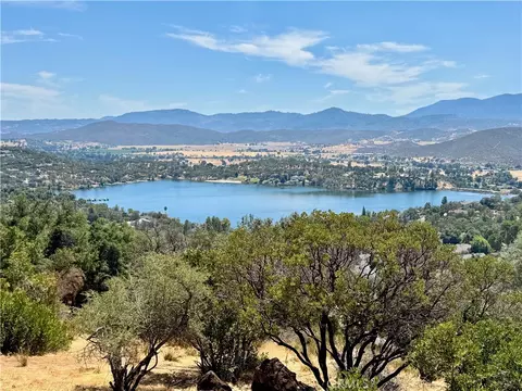 16529 Crescent Ct, Hidden Valley Lake, CA 95467