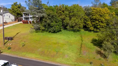 16366 Conestoga Rd, Hidden Valley Lake, CA 95467