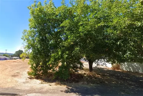 3460 Emerson St, Clearlake, CA 95422