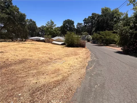 2534 Beach Ln, Lakeport, CA 95453