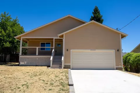 19208 Stonegate Rd, Hidden Valley Lake, CA 95467