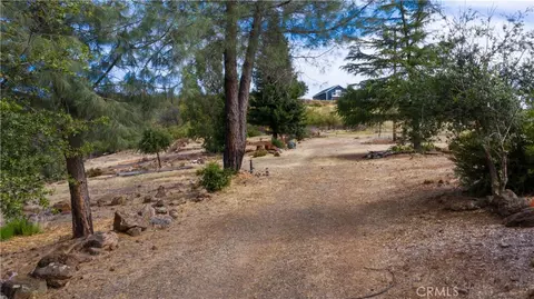 21541 Yankee Valley Rd, Hidden Valley Lake, CA 95467