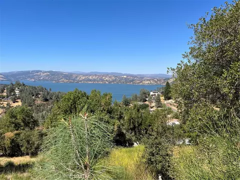 10009 Point Lakeview Rd, Kelseyville, CA 95451