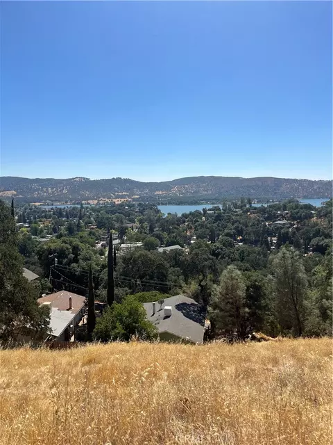 12415 Mountain View Dr, Clearlake Oaks, CA 95423