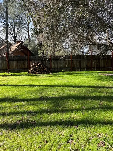 16730 Comanche Trl, Clearlake Oaks, CA 95423