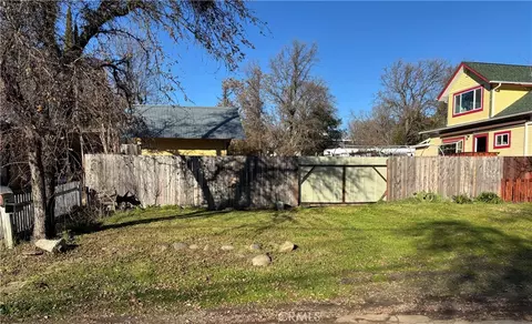 320 Armstrong St, Lakeport, CA 95453