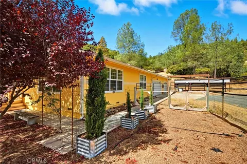 Exterior - 6850 High Valley Rd, Cobb, CA 95426 photo 5 of 16