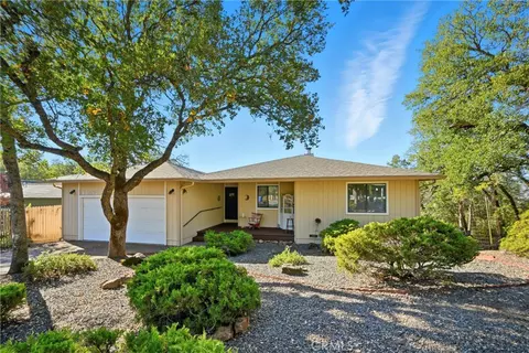 17937 Moon Hill Ct, Hidden Valley Lake, CA 95467