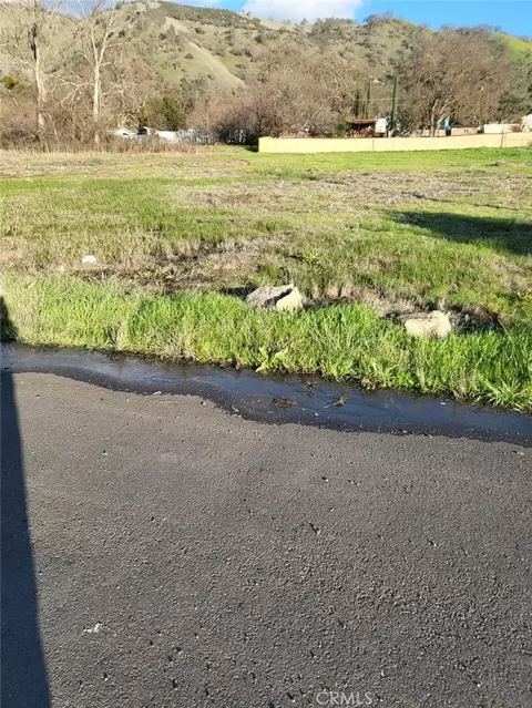 2810 10th St, Clearlake, CA 95422 photo 3