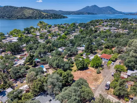 4681 W 40th St, Clearlake, CA 95422