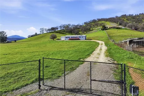 2805 Smith Ln, Clearlake, CA 95422
