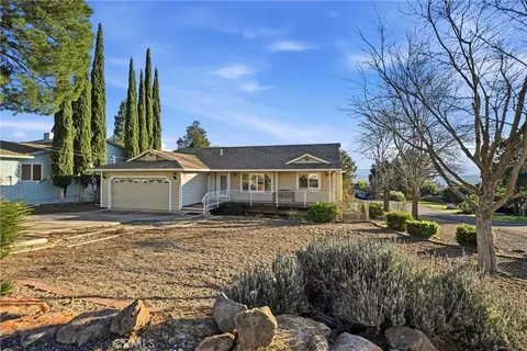 19093 Ravenhill Rd, Hidden Valley Lake, CA 95467