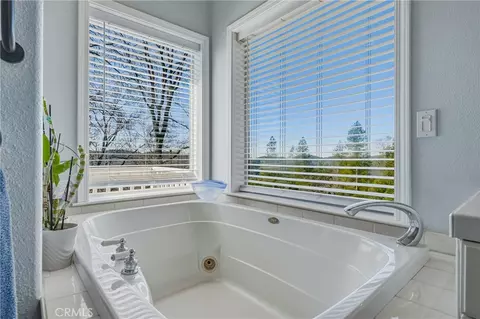 Bath - 9183 Fox, Cobb, CA 95426 photo 1 of 5