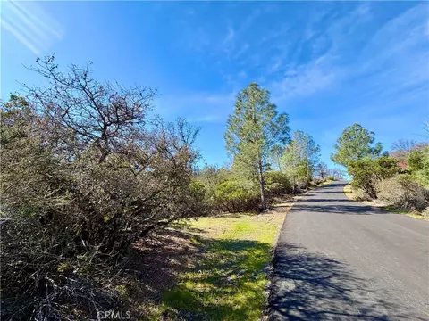 9921 Palmer Ct, Cobb, CA 95426
