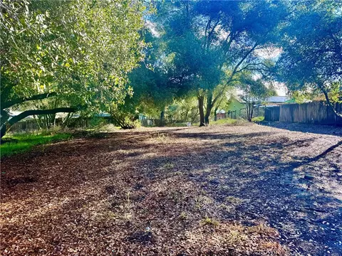3086 12th St, Clearlake, CA 95422