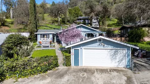 2960 Oak Crest Ave, Lucerne, CA 95458