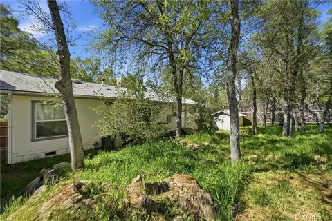 Exterior - 15560 20th Ave, Clearlake, CA 95422 photo 2 of 9