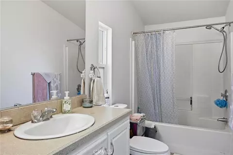 Bath - 15560 20th Ave, Clearlake, CA 95422 photo 1 of 2