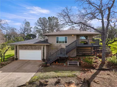 17444 Meadow View Dr, Hidden Valley Lake, CA 95467