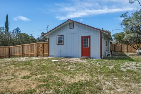 Exterior - 3426 4th St, Clearlake, CA 95422 photo 9 of 13