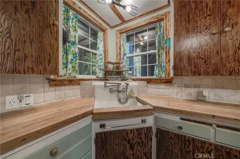 Kitchen - 16179 Madrone, Cobb, CA 95426 photo 4 of 6