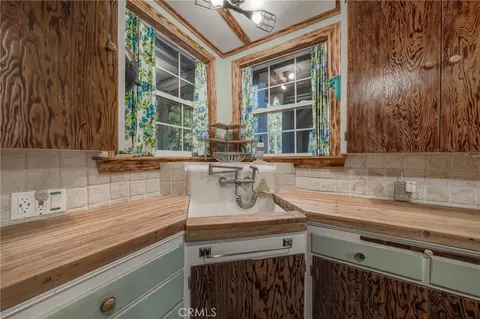 Kitchen - 16179 Madrone, Cobb, CA 95426 photo 4 of 6