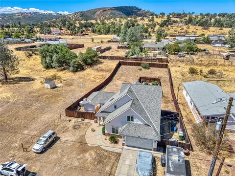 2920 Meadow Creek Rd, Clearlake Oaks, CA 95423