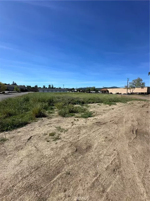 3385 Washington St, Clearlake, CA 95422 photo 2