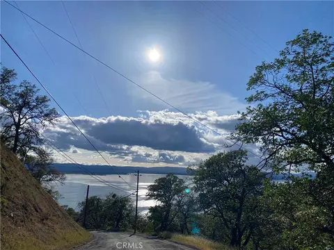 7524 Bruner Dr, Glenhaven, CA 95443